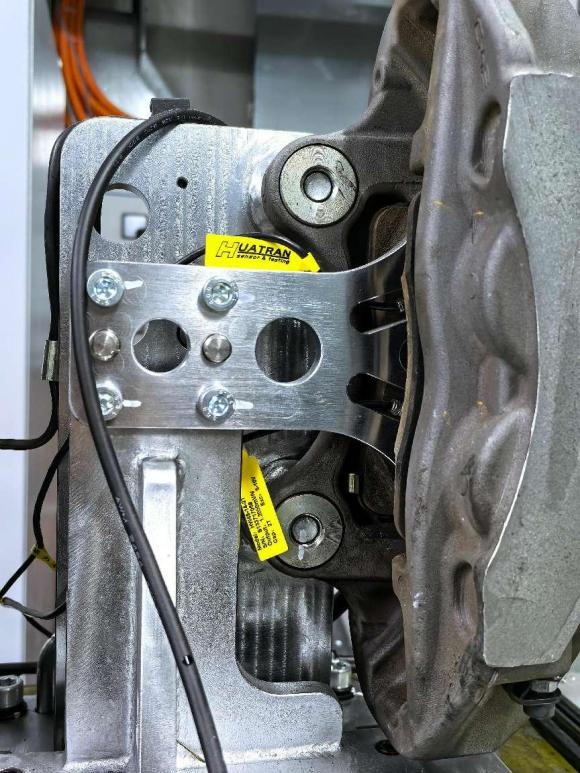 环形力传感器的汽车制动卡钳夹紧力测试